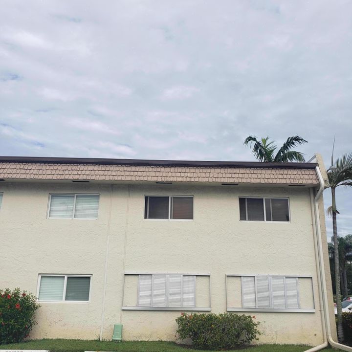 Active With Contract: $153,900 (2 beds, 2 baths, 866 Square Feet)