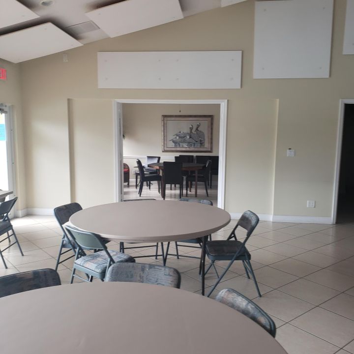 Active With Contract: $153,900 (2 beds, 2 baths, 866 Square Feet)