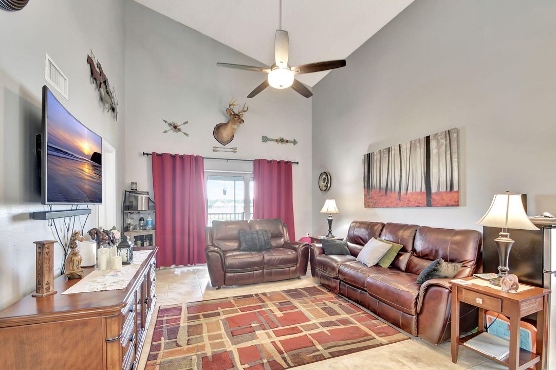 For Sale: $320,000 (3 beds, 2 baths, 1510 Square Feet)