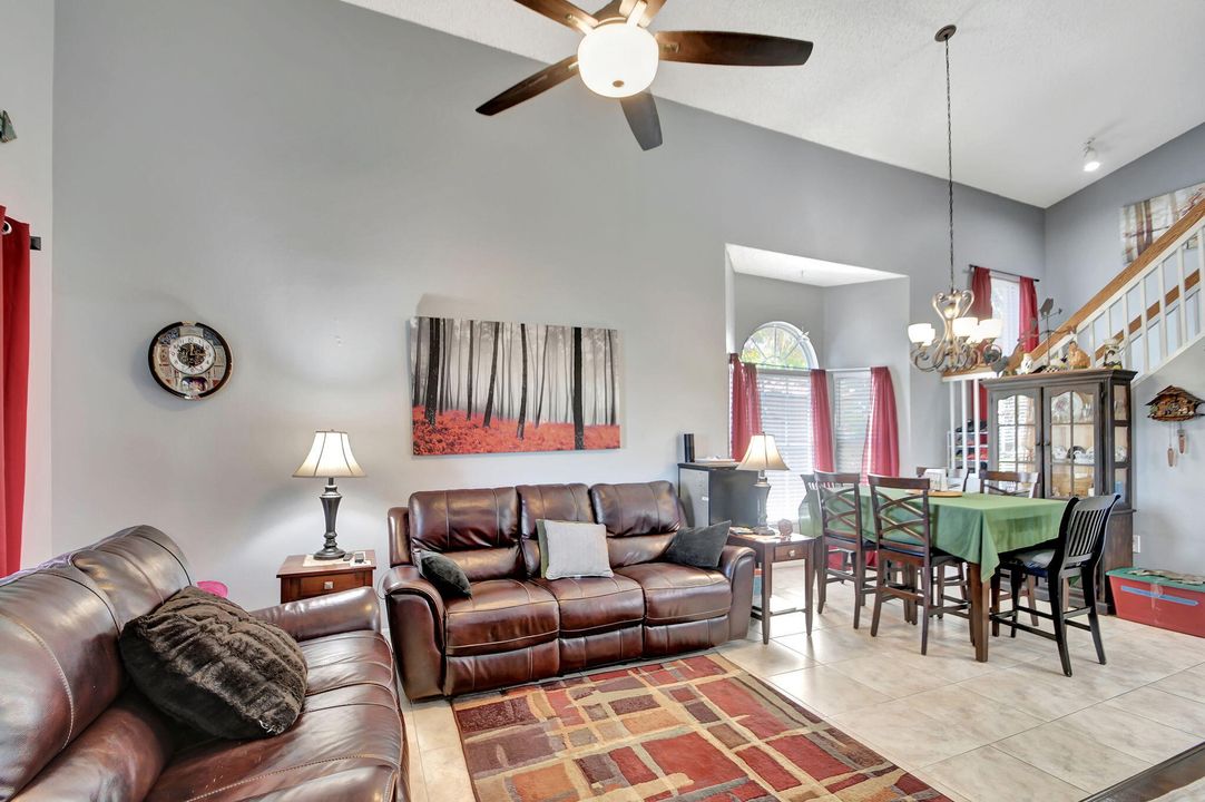 For Sale: $320,000 (3 beds, 2 baths, 1510 Square Feet)