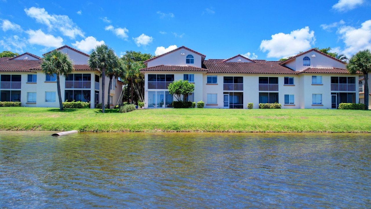 For Sale: $320,000 (3 beds, 2 baths, 1510 Square Feet)