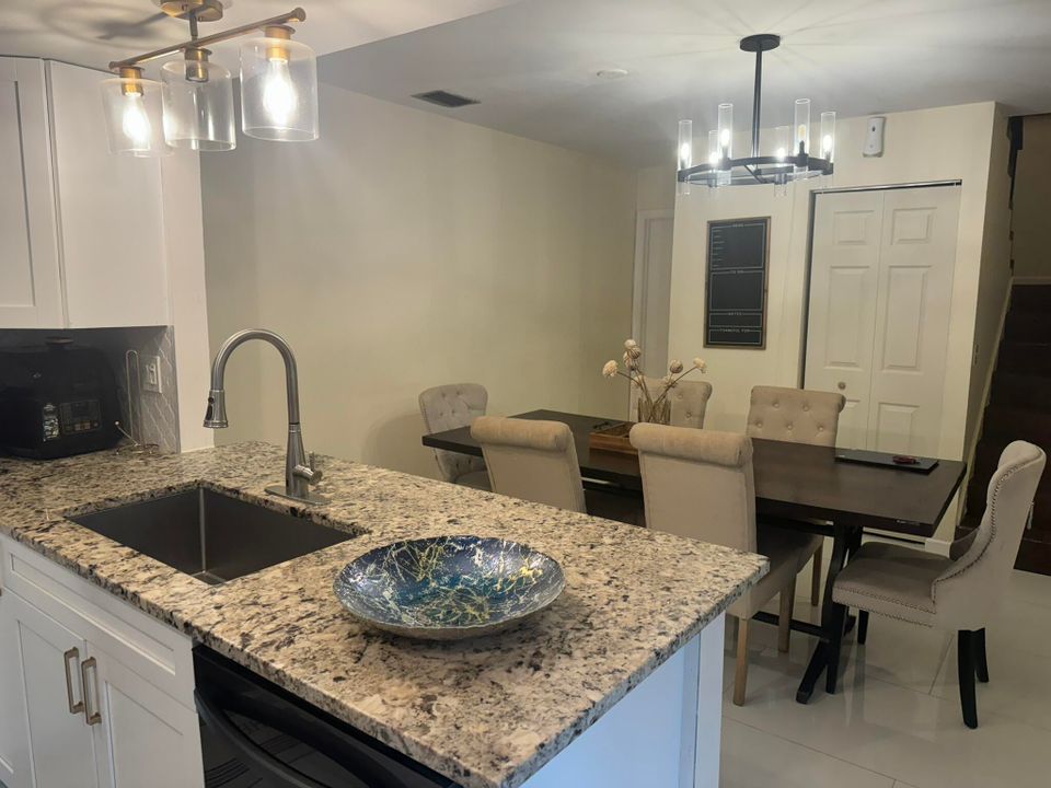 For Sale: $395,000 (3 beds, 2 baths, 1622 Square Feet)