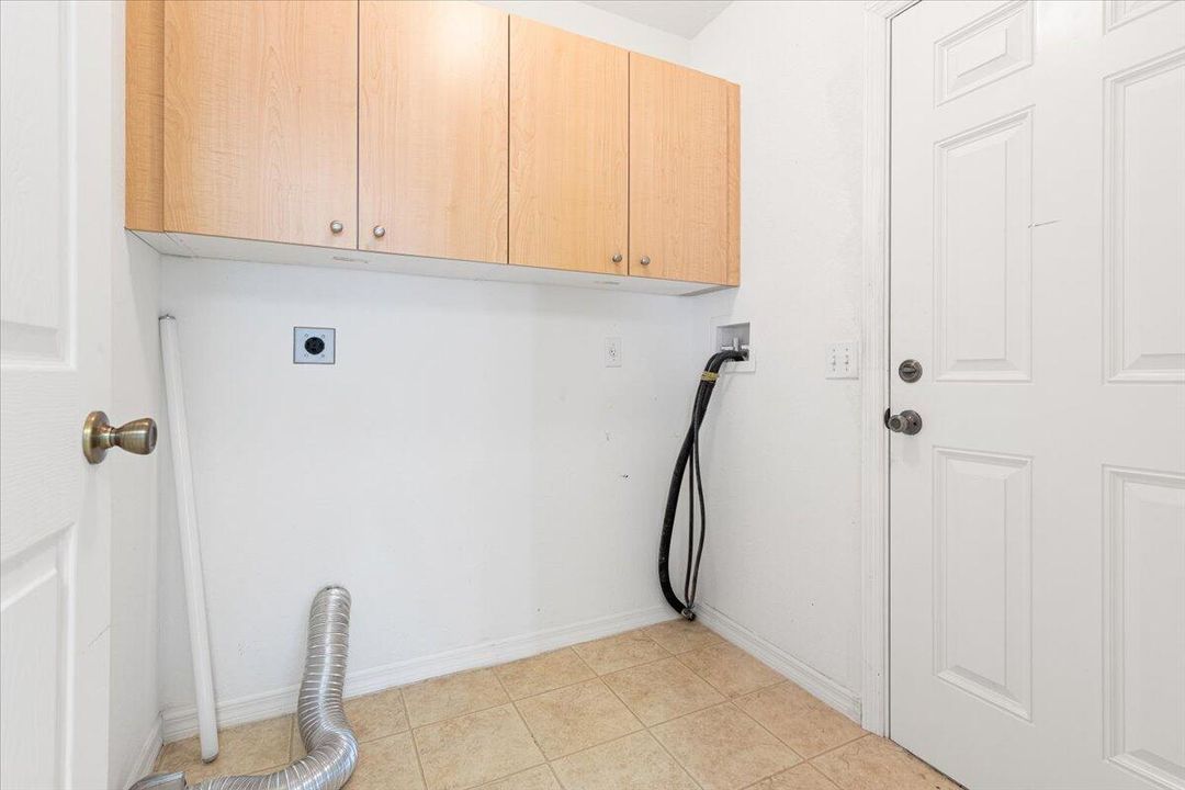 For Sale: $150,000 (2 beds, 2 baths, 1351 Square Feet)