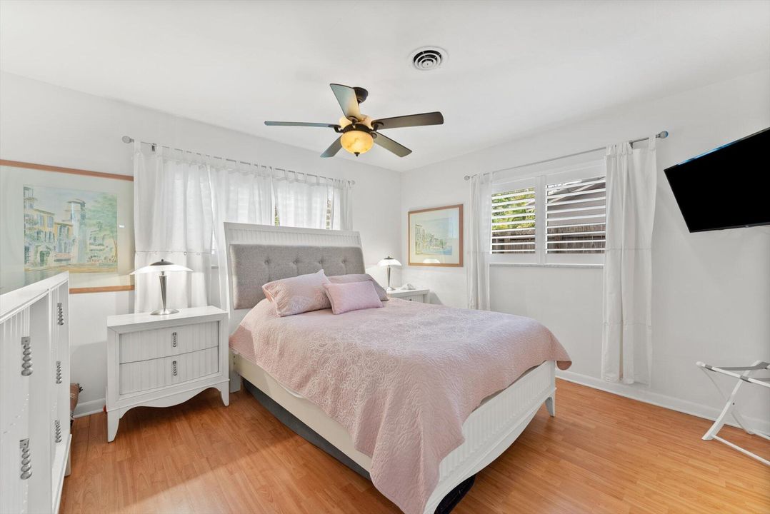 Active With Contract: $1,050,000 (3 beds, 2 baths, 1644 Square Feet)