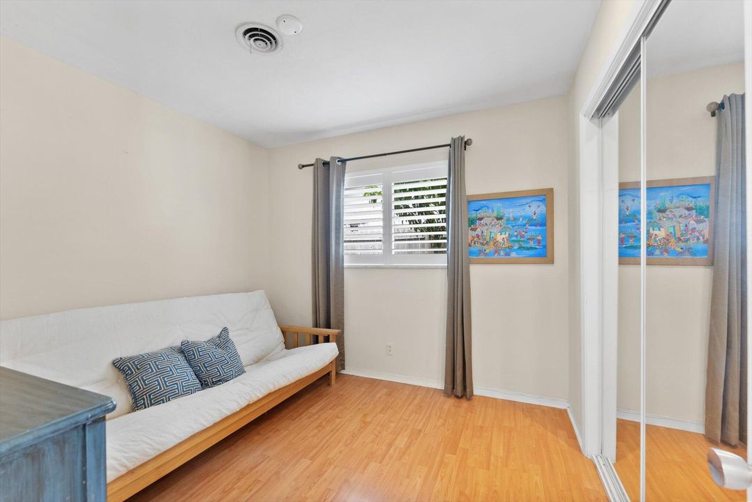 Active With Contract: $1,050,000 (3 beds, 2 baths, 1644 Square Feet)