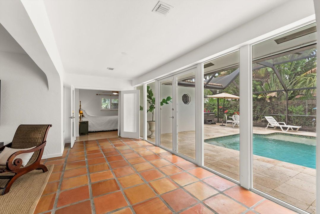 Active With Contract: $1,050,000 (3 beds, 2 baths, 1644 Square Feet)