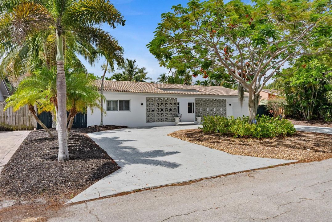 For Sale: $1,050,000 (3 beds, 2 baths, 1644 Square Feet)