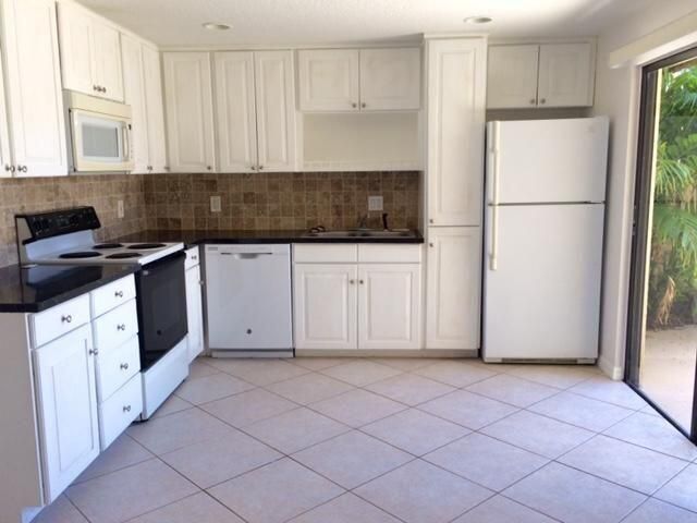 For Rent: $2,550 (2 beds, 2 baths, 1236 Square Feet)