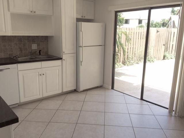 For Rent: $2,550 (2 beds, 2 baths, 1236 Square Feet)