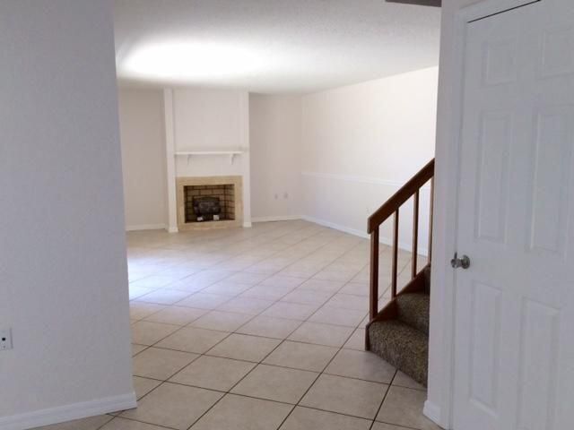 For Rent: $2,550 (2 beds, 2 baths, 1236 Square Feet)