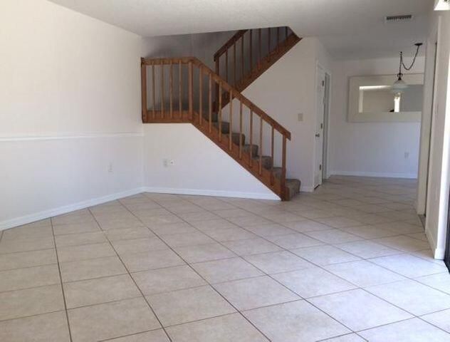 For Rent: $2,550 (2 beds, 2 baths, 1236 Square Feet)