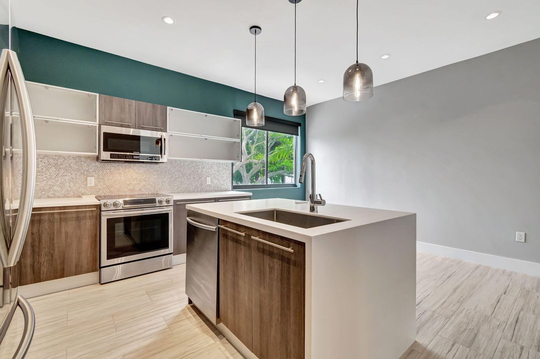 For Sale: $840,000 (3 beds, 2 baths, 2606 Square Feet)