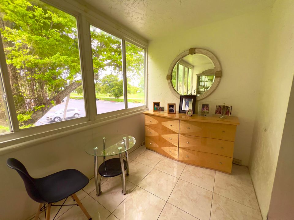 For Sale: $274,900 (2 beds, 2 baths, 1108 Square Feet)