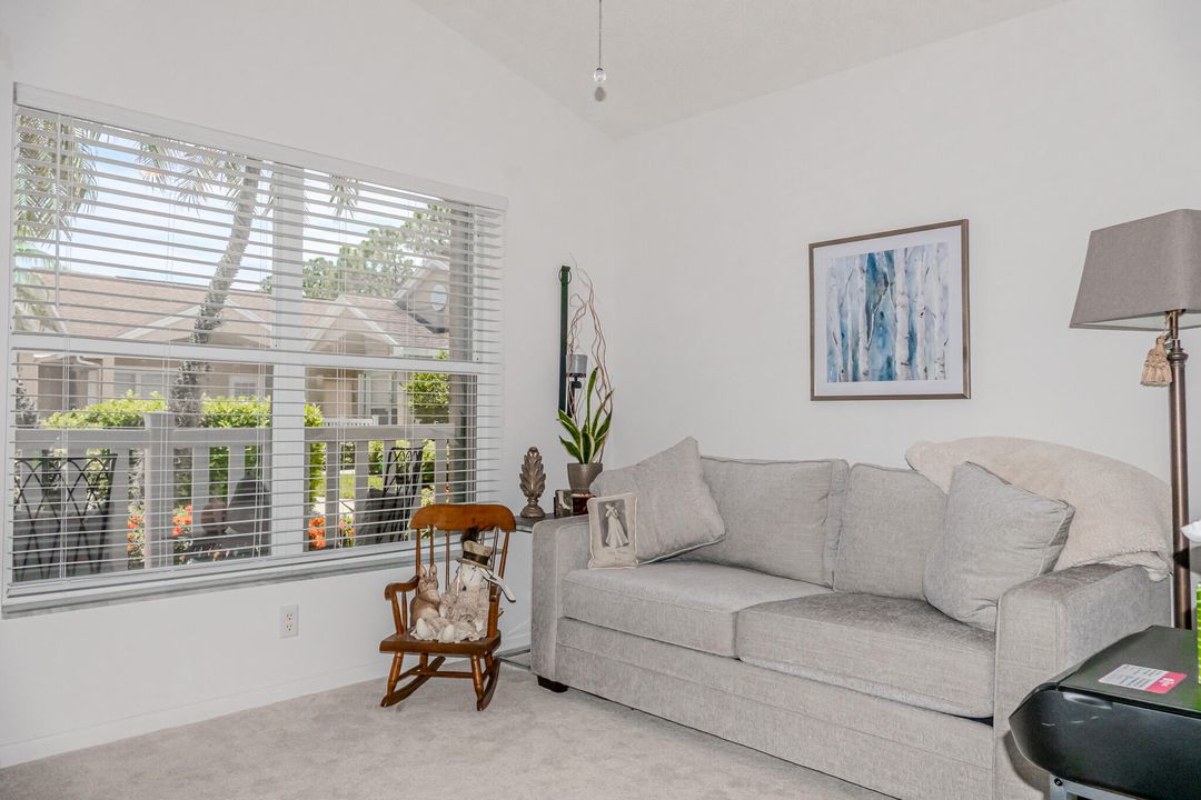 For Sale: $269,800 (2 beds, 2 baths, 1233 Square Feet)