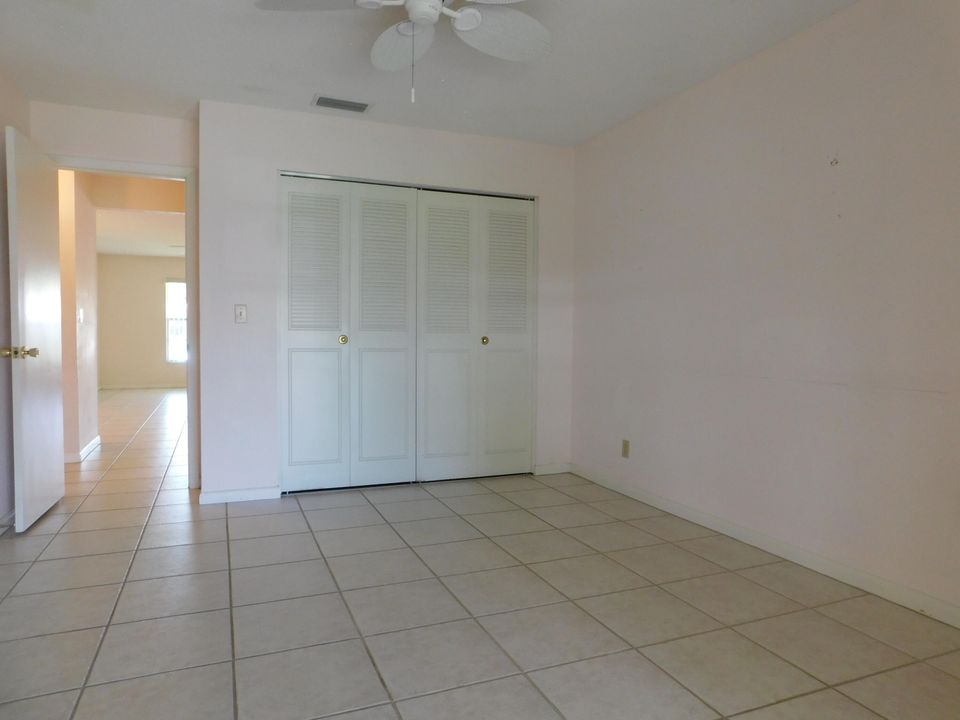 For Sale: $119,900 (2 beds, 2 baths, 1288 Square Feet)