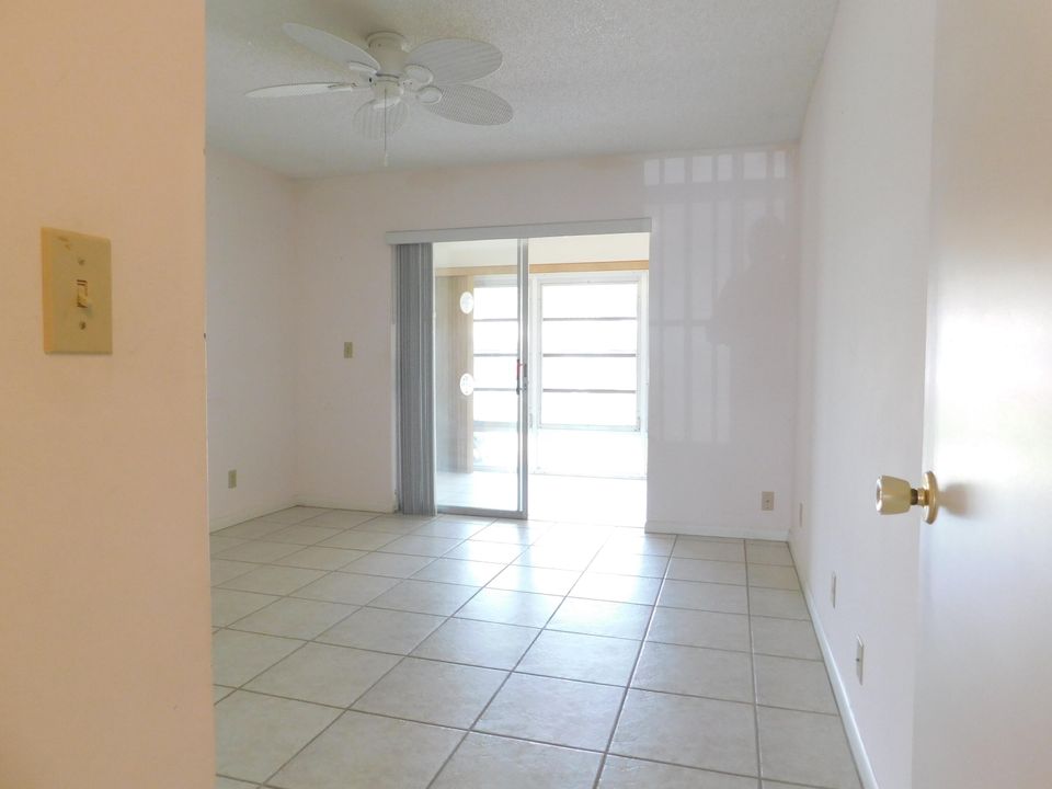 For Sale: $119,900 (2 beds, 2 baths, 1288 Square Feet)