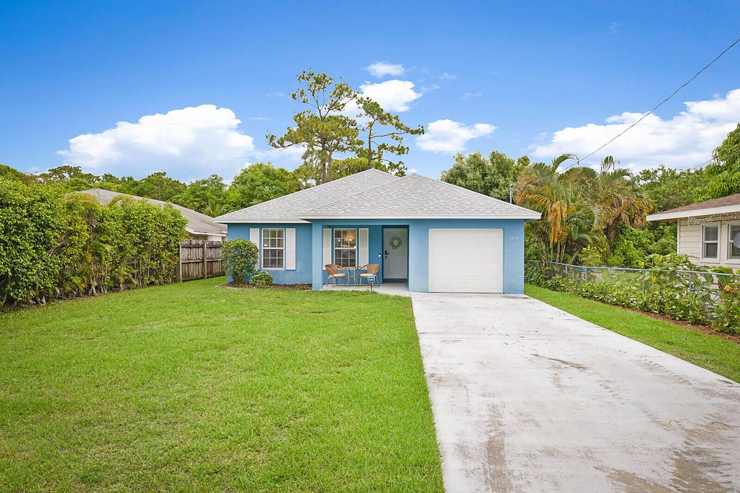 Active With Contract: $460,000 (3 beds, 2 baths, 1222 Square Feet)