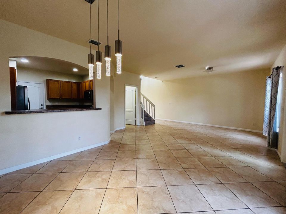 For Rent: $2,950 (3 beds, 2 baths, 1782 Square Feet)