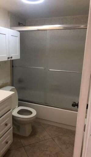 Active With Contract: $1,250 (1 beds, 1 baths, 642 Square Feet)