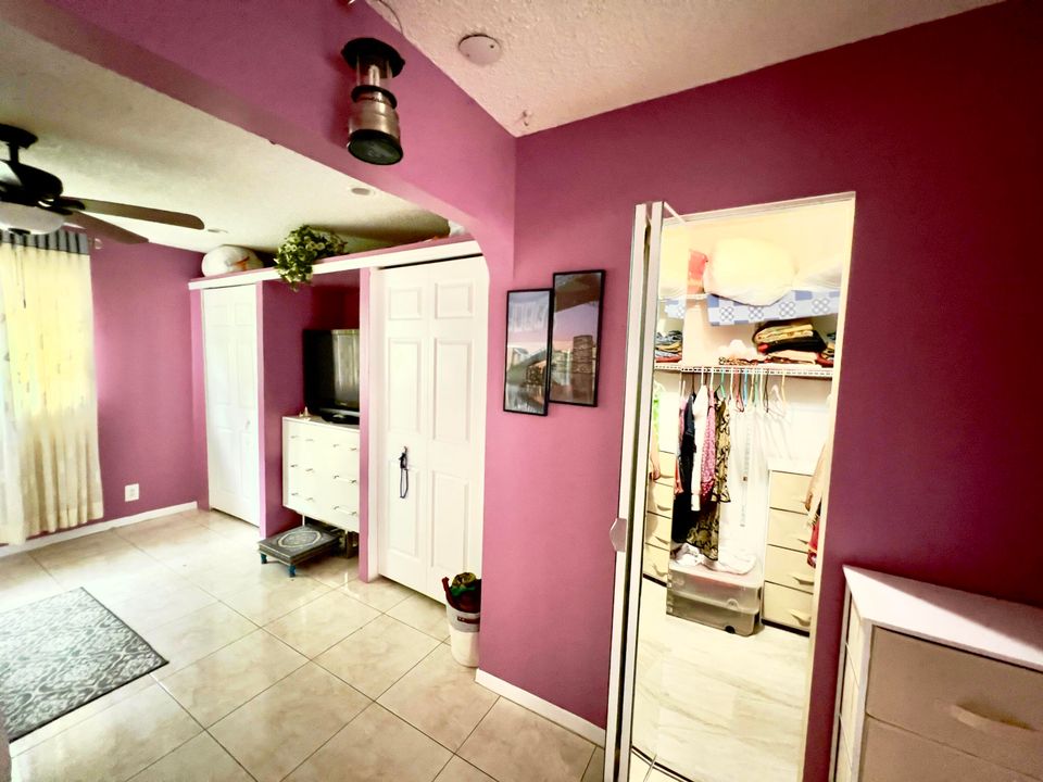 For Sale: $274,900 (2 beds, 2 baths, 1108 Square Feet)