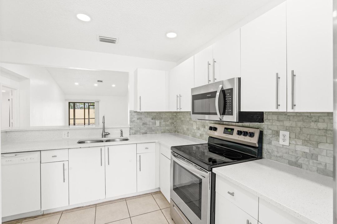 Active With Contract: $350,000 (3 beds, 2 baths, 1311 Square Feet)