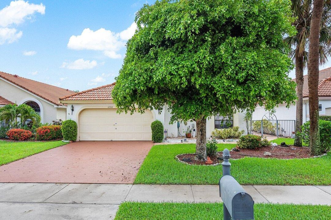 Active With Contract: $395,000 (3 beds, 2 baths, 1837 Square Feet)