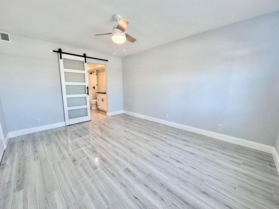 For Sale: $235,000 (1 beds, 1 baths, 624 Square Feet)