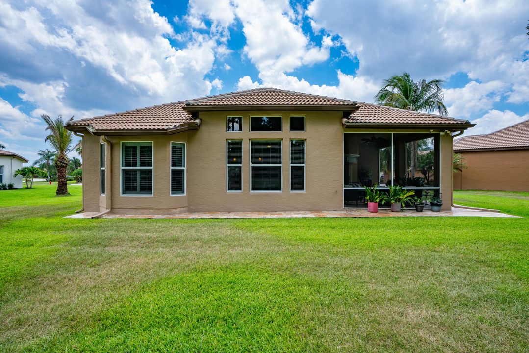 For Sale: $656,000 (3 beds, 3 baths, 2462 Square Feet)