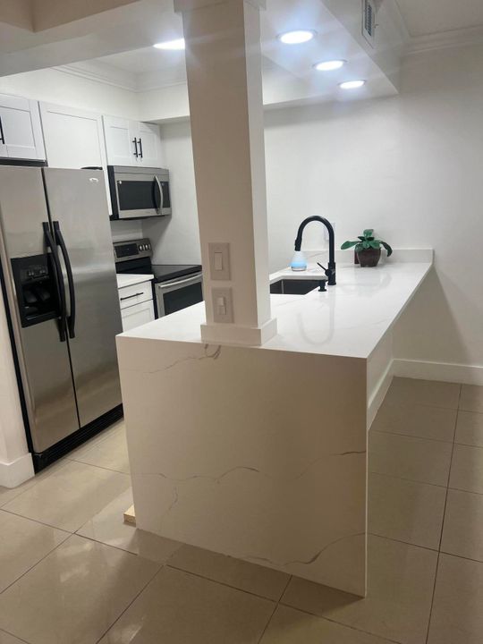 Activo con contrato: $239,900 (2 camas, 2 baños, 855 Pies cuadrados)