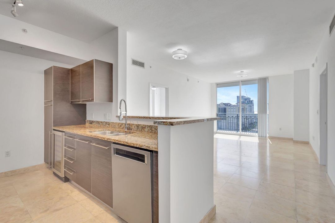 For Sale: $830,000 (2 beds, 2 baths, 1192 Square Feet)