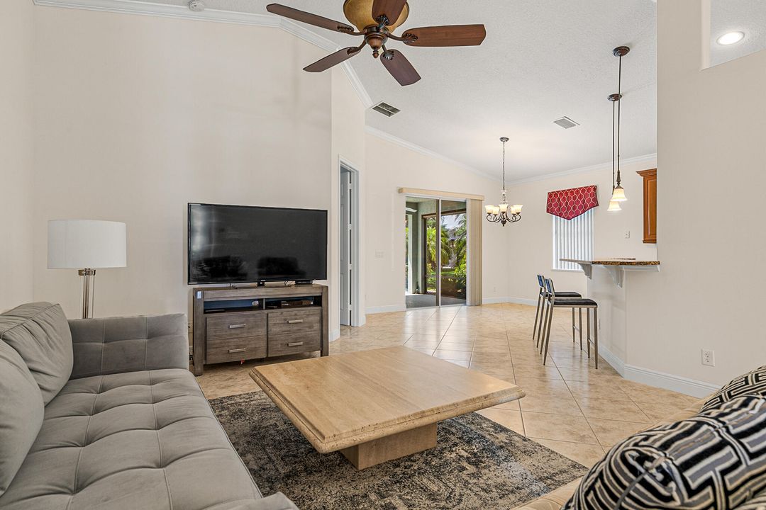 For Sale: $479,900 (3 beds, 2 baths, 1667 Square Feet)