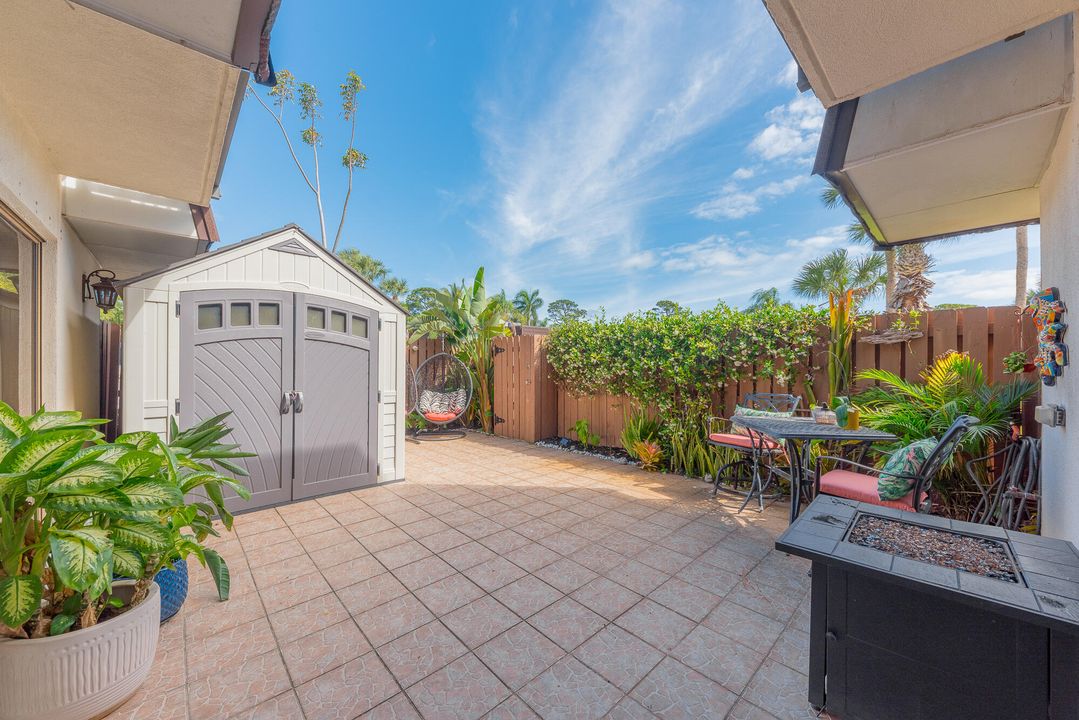 For Sale: $299,000 (2 beds, 2 baths, 1288 Square Feet)