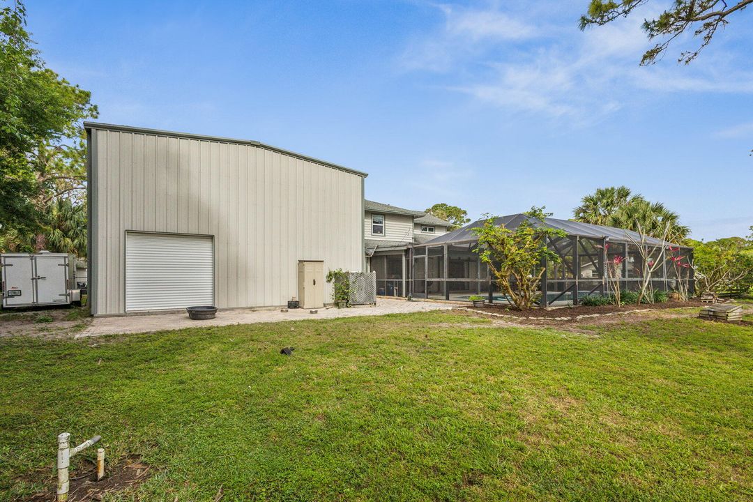 For Sale: $925,000 (4 beds, 2 baths, 2572 Square Feet)