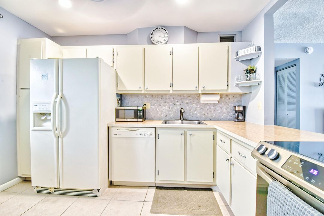 For Sale: $168,000 (2 beds, 2 baths, 1031 Square Feet)