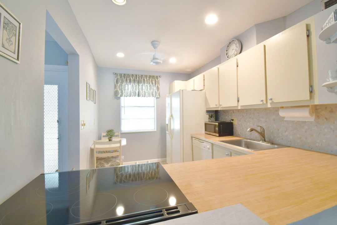 For Sale: $168,000 (2 beds, 2 baths, 1031 Square Feet)