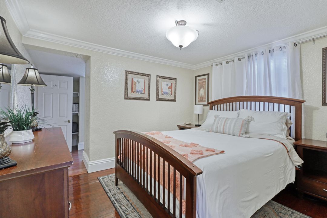 For Sale: $485,000 (2 beds, 2 baths, 844 Square Feet)