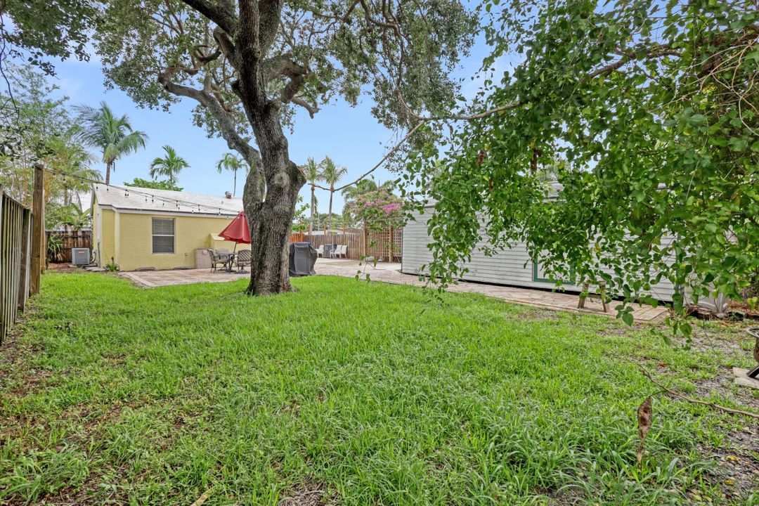 For Sale: $485,000 (2 beds, 2 baths, 844 Square Feet)