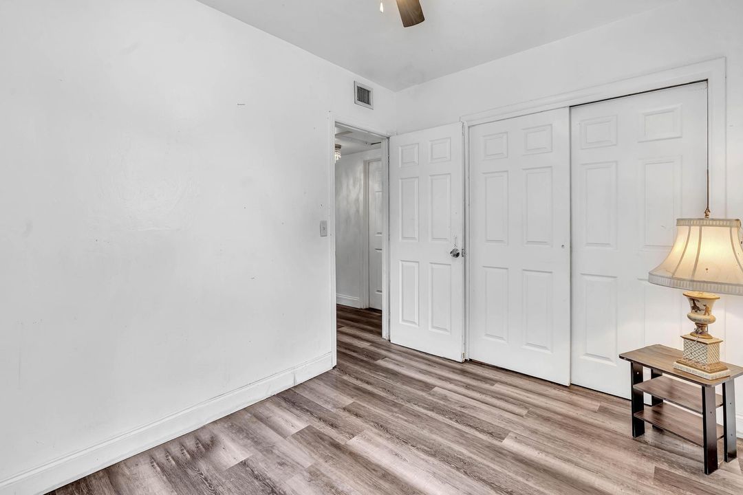 Active With Contract: $285,000 (3 beds, 1 baths, 984 Square Feet)