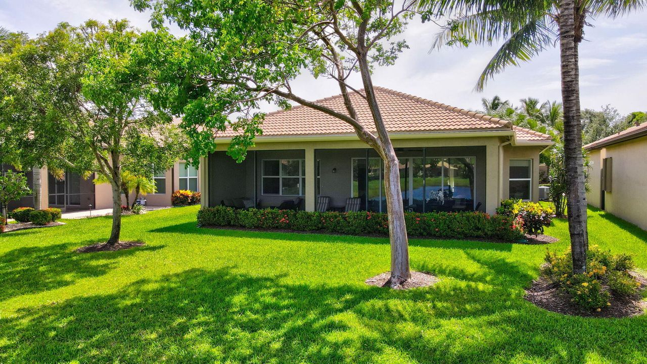 For Sale: $949,000 (3 beds, 2 baths, 2258 Square Feet)