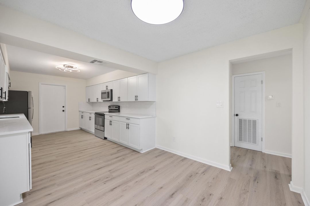 For Sale: $324,900 (3 beds, 2 baths, 1410 Square Feet)