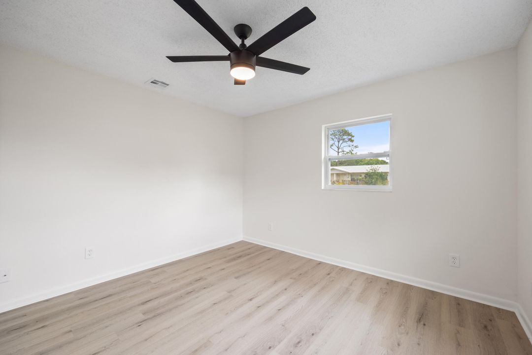 For Sale: $324,900 (3 beds, 2 baths, 1410 Square Feet)