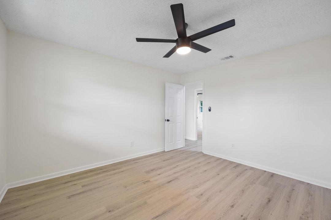 For Sale: $324,900 (3 beds, 2 baths, 1410 Square Feet)