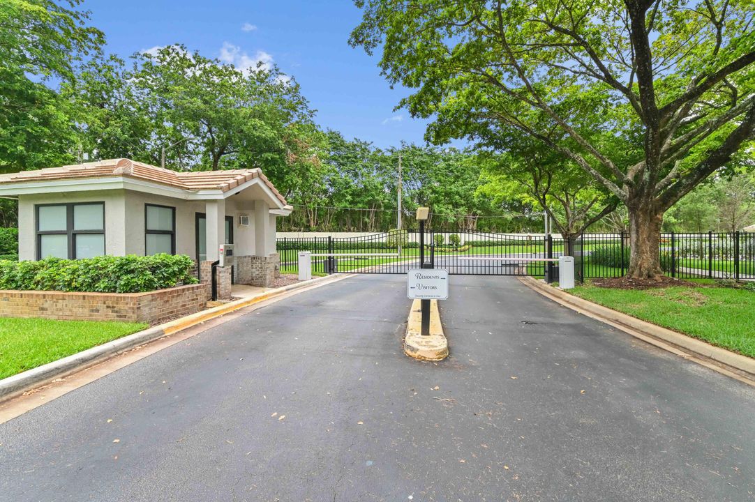 For Sale: $629,000 (3 beds, 2 baths, 1543 Square Feet)