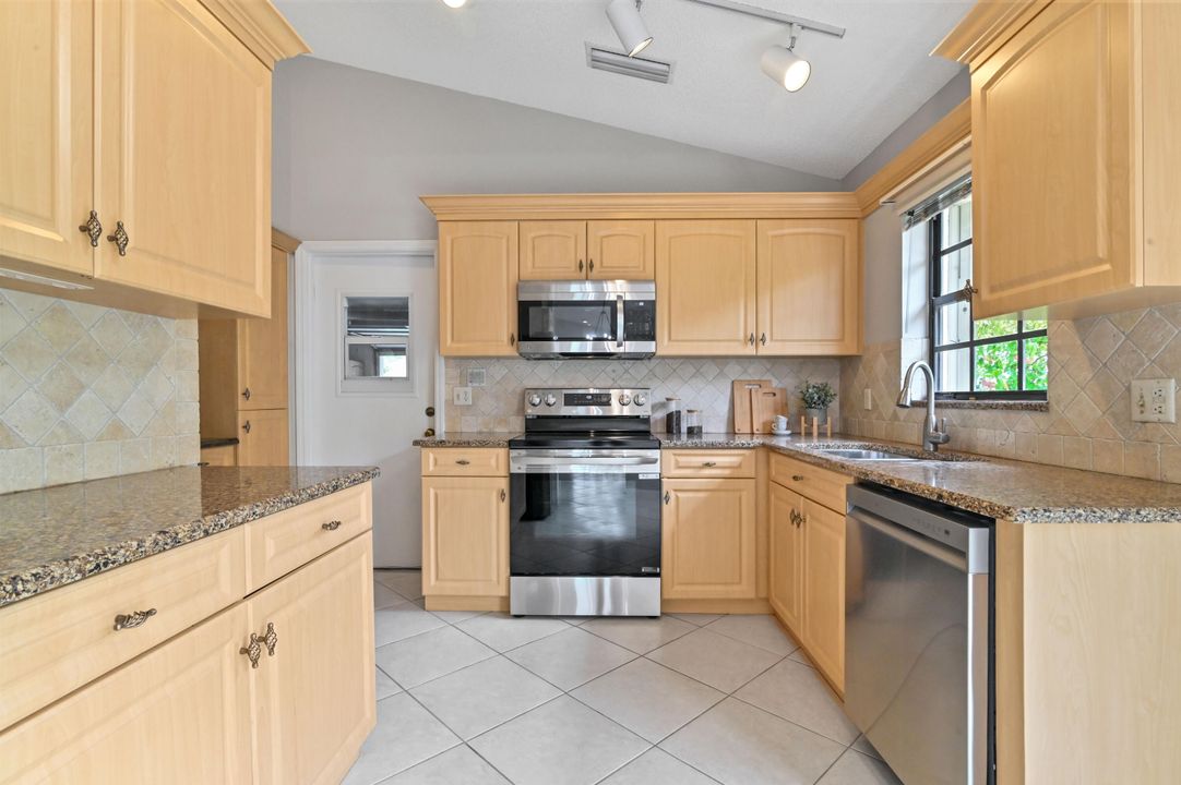 For Sale: $629,000 (3 beds, 2 baths, 1543 Square Feet)