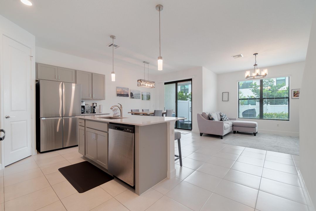 For Sale: $425,000 (3 beds, 2 baths, 1746 Square Feet)
