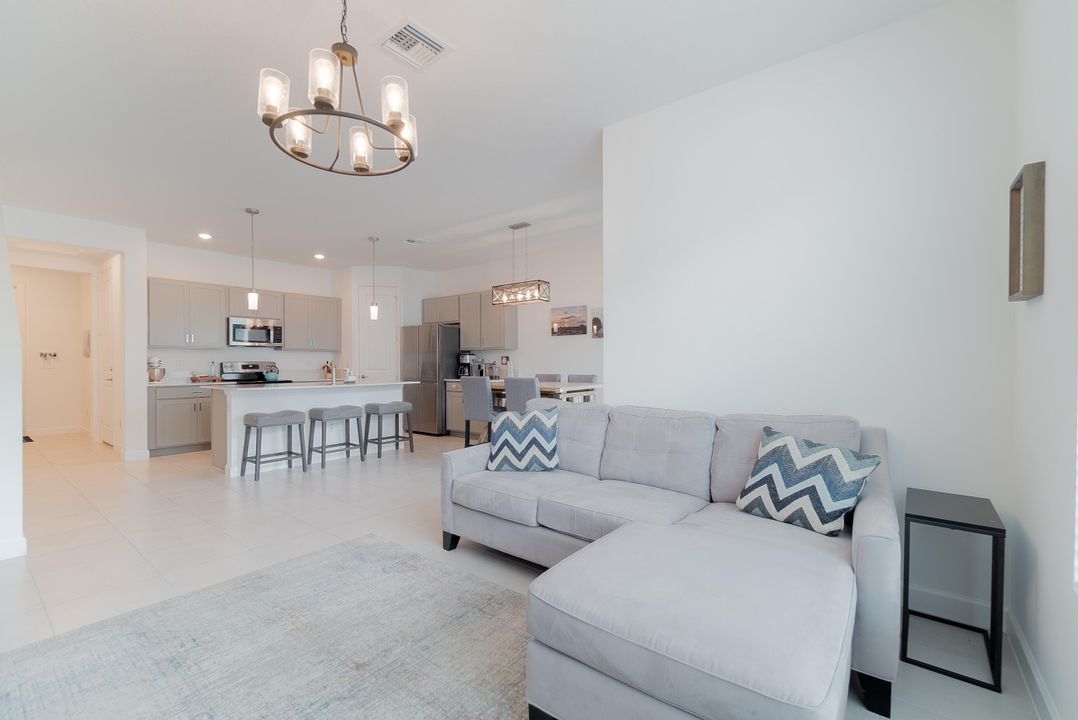 For Sale: $425,000 (3 beds, 2 baths, 1746 Square Feet)