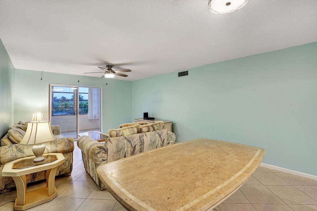 For Sale: $179,000 (2 beds, 2 baths, 982 Square Feet)