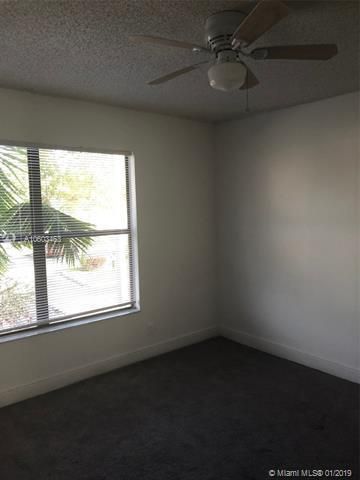 Active With Contract: $1,850 (2 beds, 2 baths, 904 Square Feet)