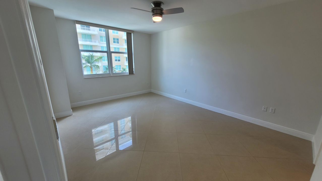 For Rent: $2,100 (1 beds, 1 baths, 782 Square Feet)