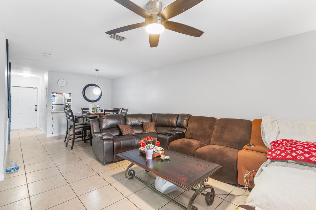 For Sale: $237,900 (2 beds, 2 baths, 1020 Square Feet)